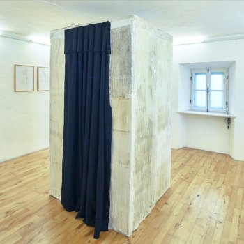  Zeitzelle, 220x120x120cm, Raum mit Wachs überzogen, begehbar mit Licht- und Soundinstallation